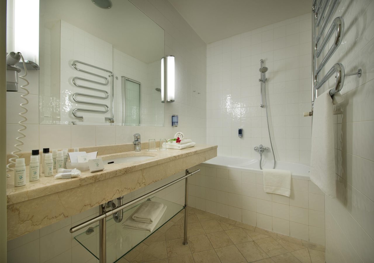 EA Hotel Juliš 11