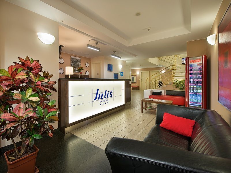 EA Hotel Juliš 9