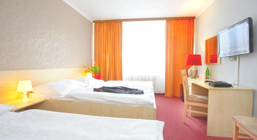 Hotel Charles Central 1
