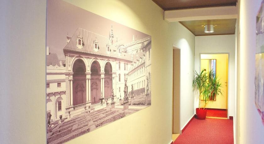 Hotel Charles Central 18
