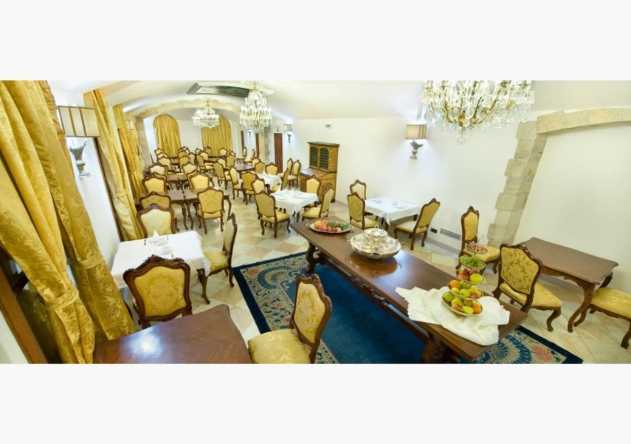 Charles Bridge Palace 11