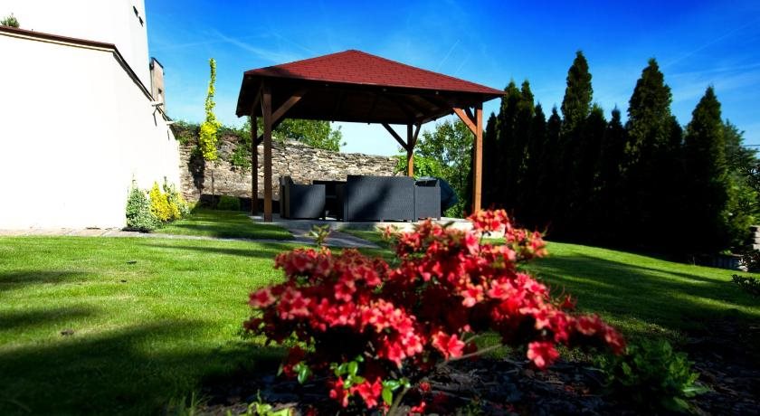 Falconi Pension 11