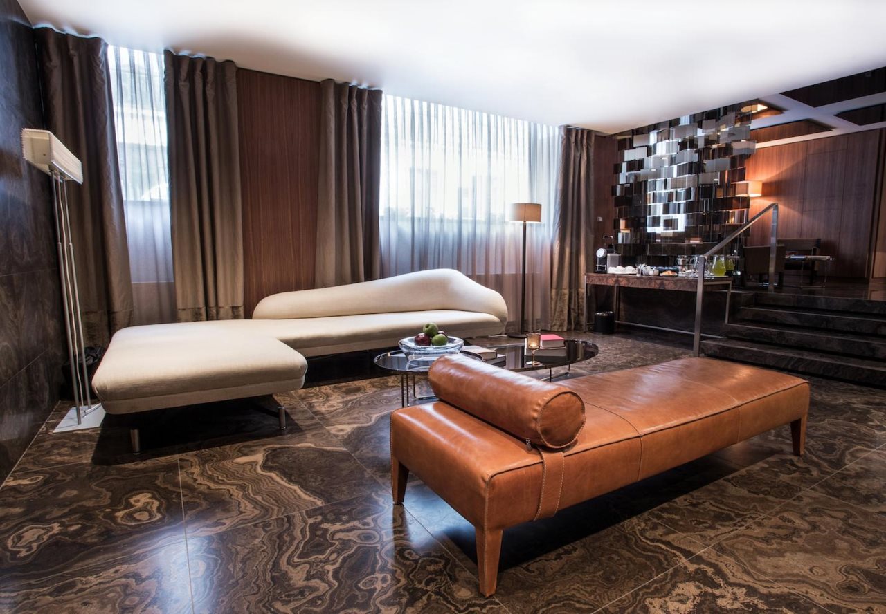 The Emblem Hotel 10