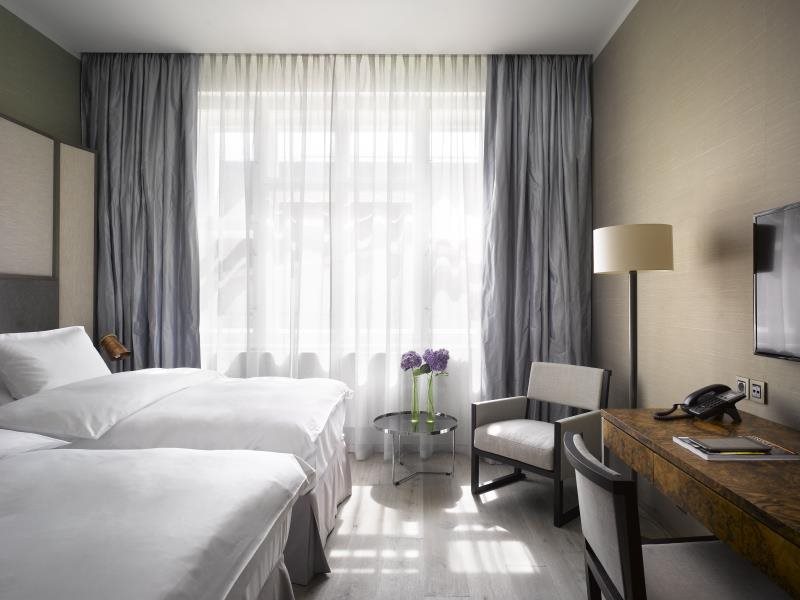 The Emblem Hotel 12