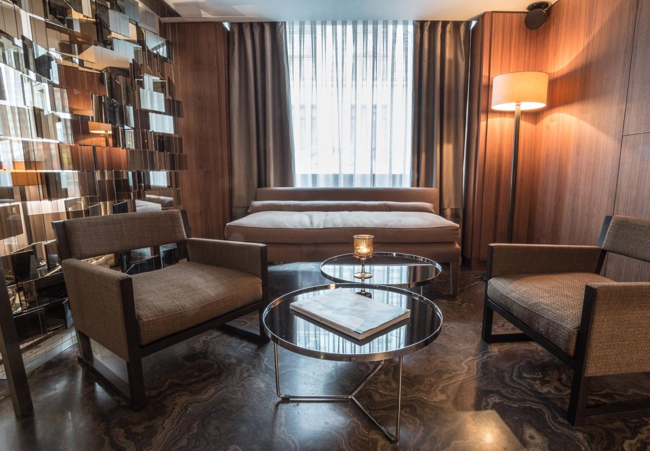 The Emblem Hotel 9