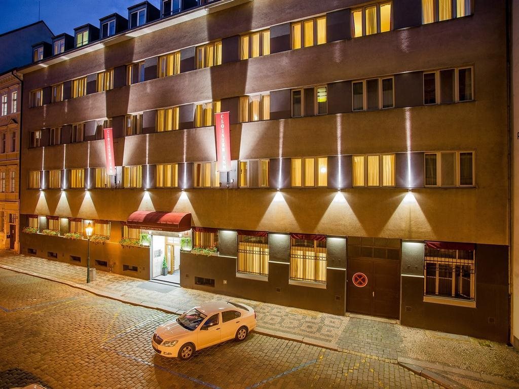 Hotel Cloister Inn 1