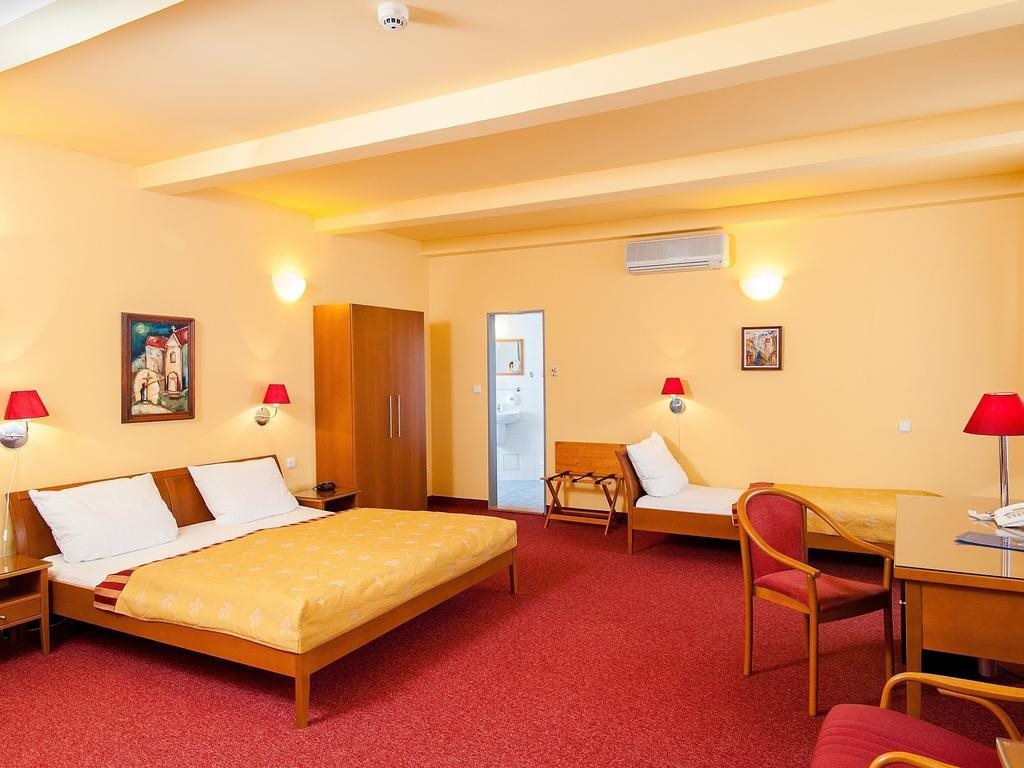 Hotel Cloister Inn 12