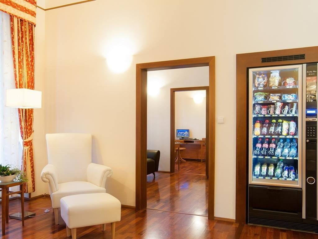 Hotel Cloister Inn 19