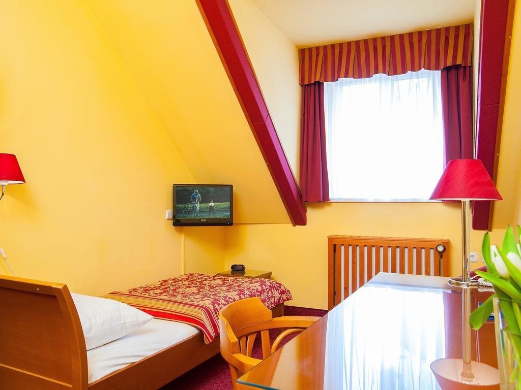 Hotel Cloister Inn 4