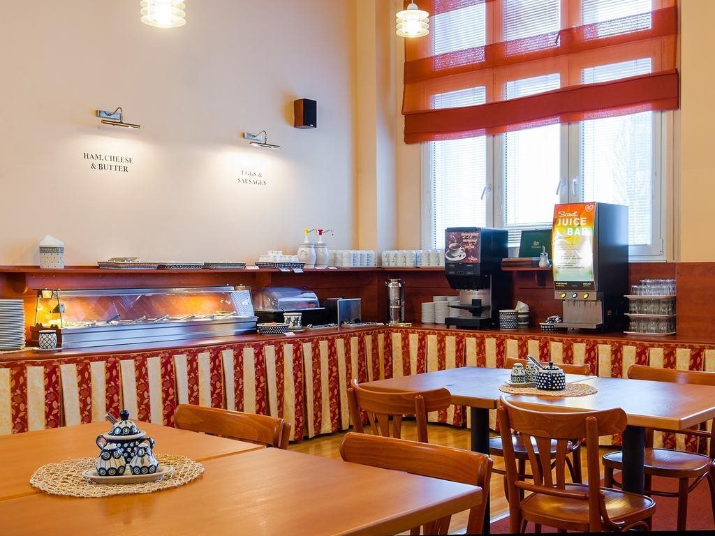 Hotel Cloister Inn 6