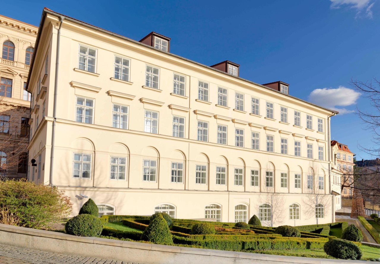 Four Seasons Hotel Prague 13
