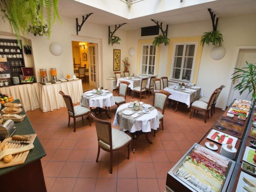 Boutique Hotel Constans 16