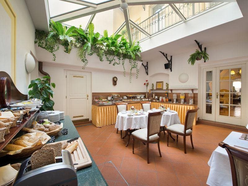 Boutique Hotel Constans 24
