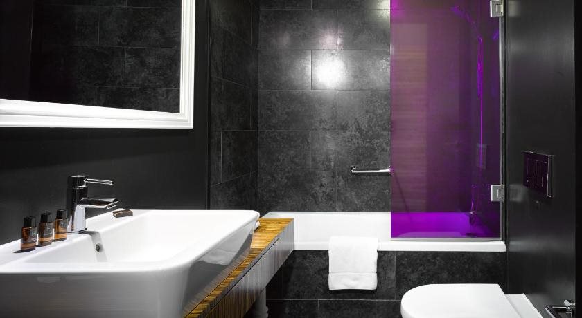 The Icon Hotel & Lounge 12