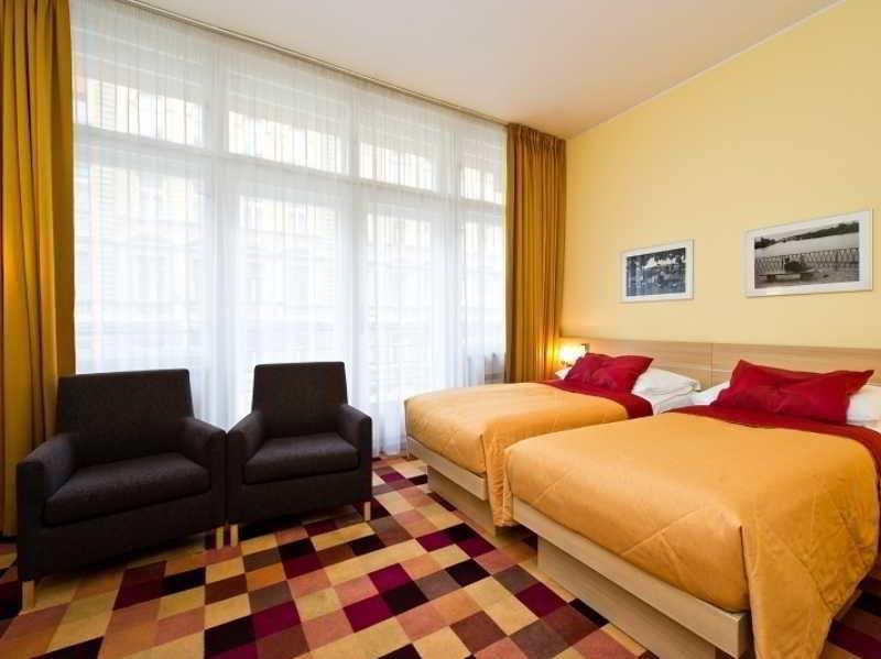Hotel Amarilis 23