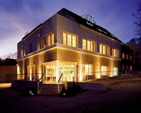 Hotel Silenzio 1