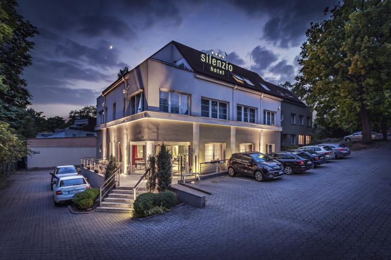 Hotel Silenzio 4