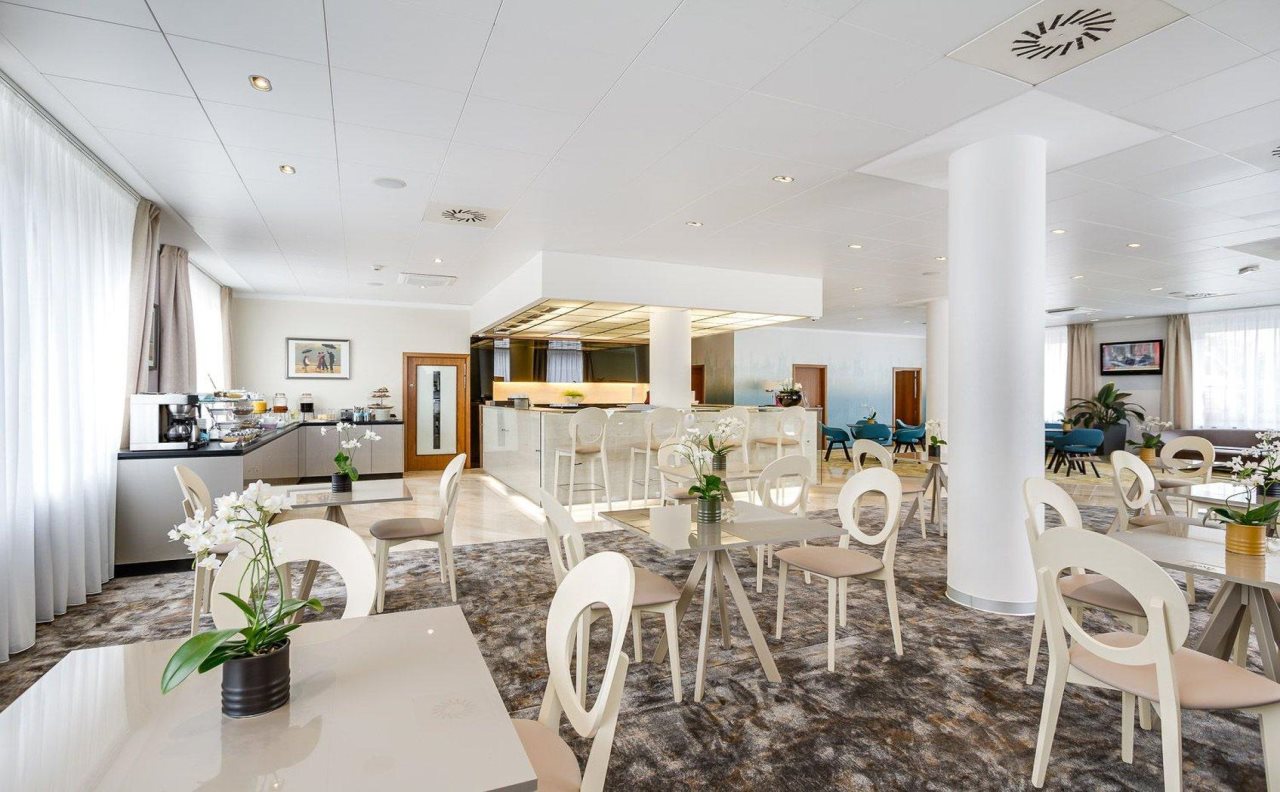 Hotel Silenzio 9