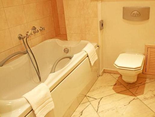 Black Stair Suites 11
