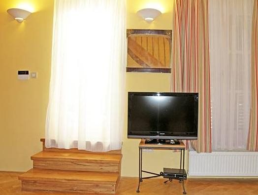 Black Stair Suites 14