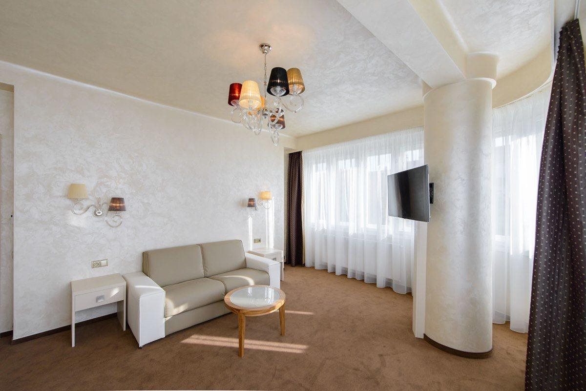 Myo Hotel Mysterius 13
