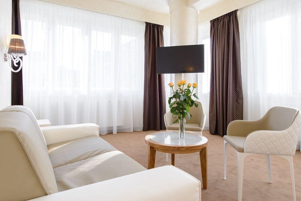 Myo Hotel Mysterius 15