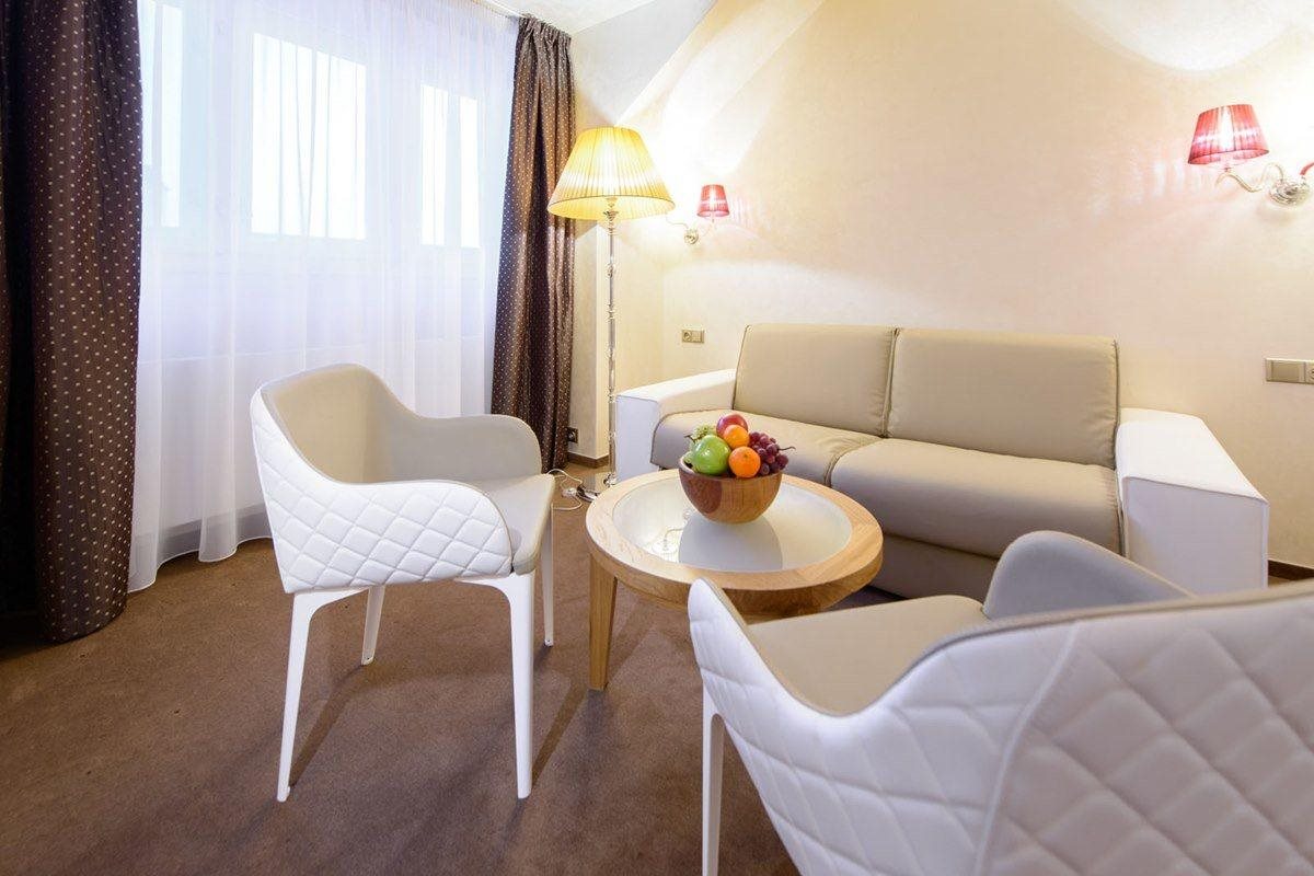Myo Hotel Mysterius 19