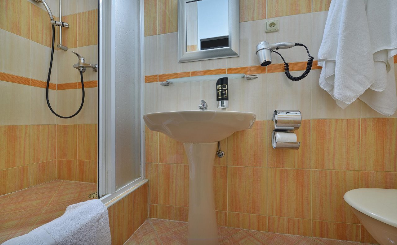 Hotel Anette 18