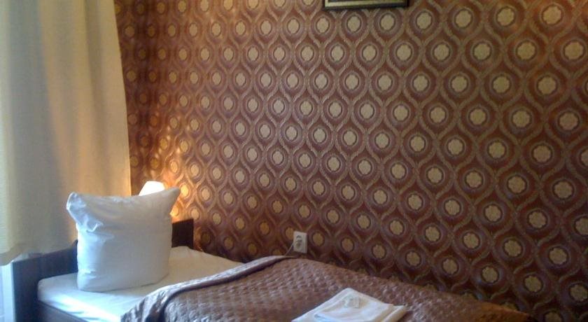 Relax Inn 12