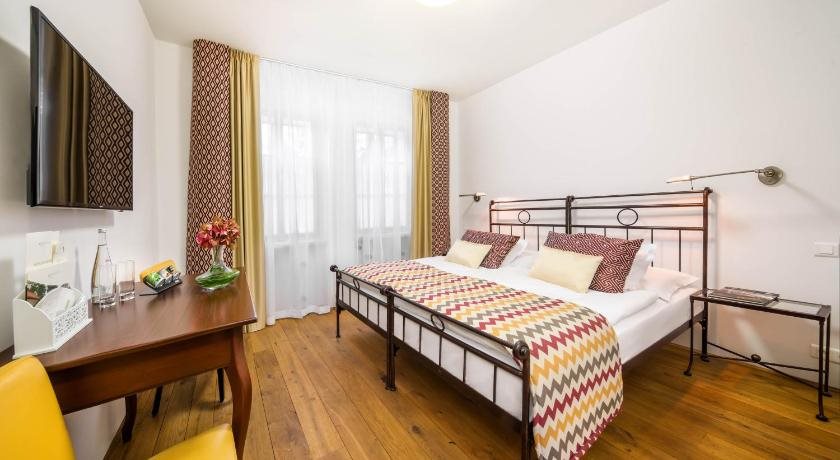 Bellevue Hotel Karlov 3