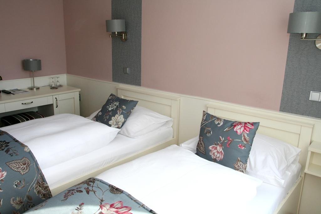 Hotel Golfi 9