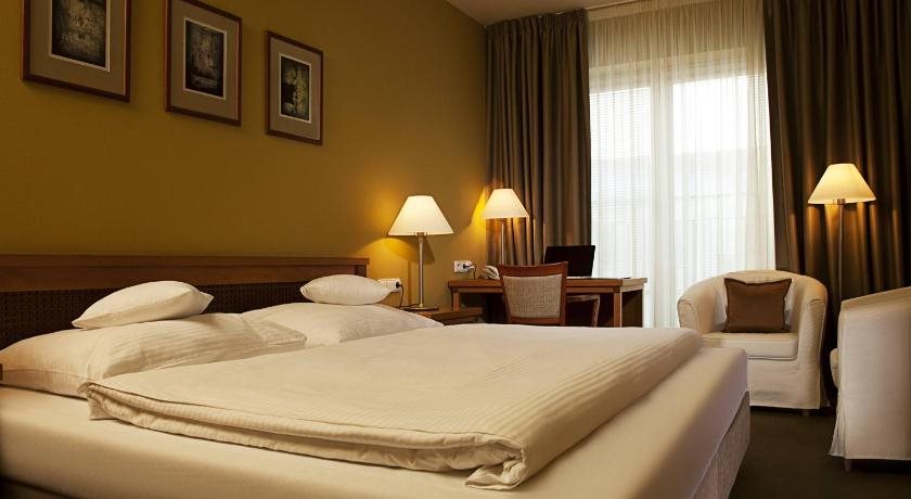 Dolce Villa Hotel 21