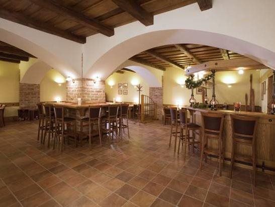 Dolce Villa Hotel 9