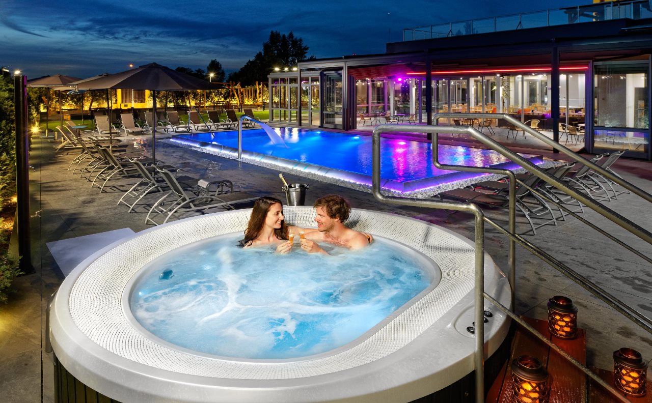 Hotel Aura Design & Garden Pool 1
