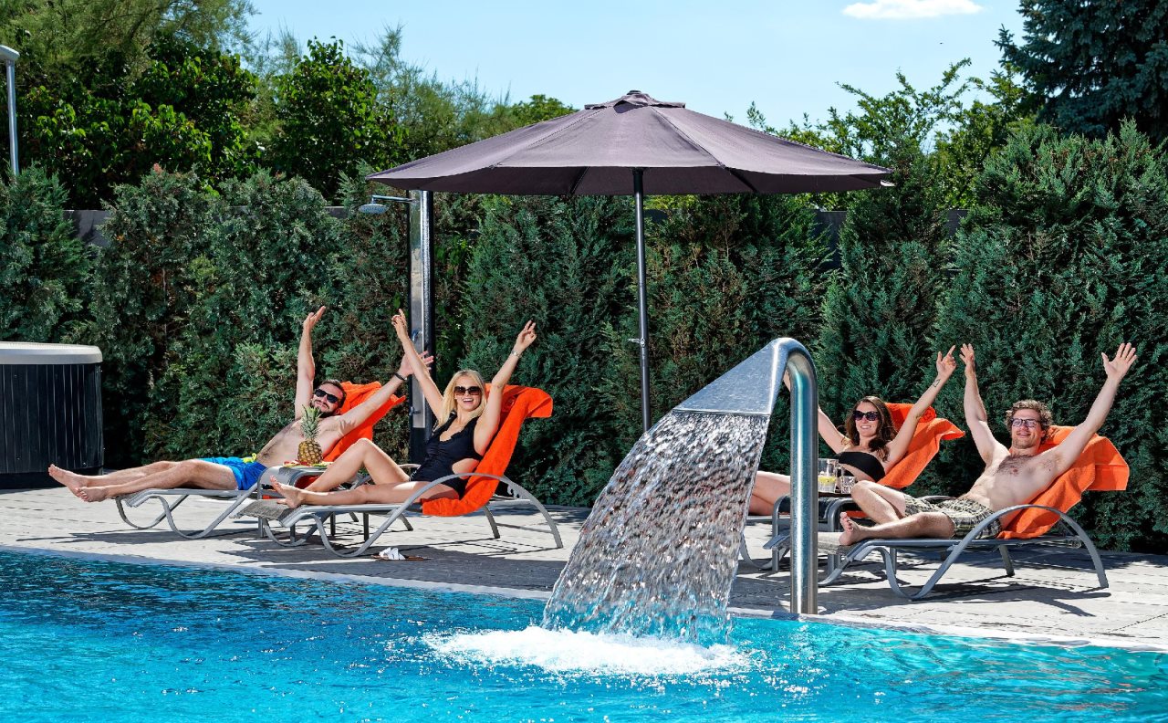 Hotel Aura Design & Garden Pool 15