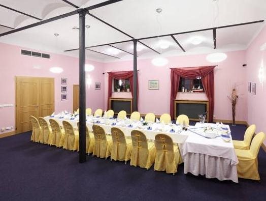 Hotel Chvalska Tvrz 10