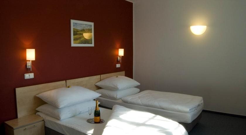 Hotel Chvalska Tvrz 14