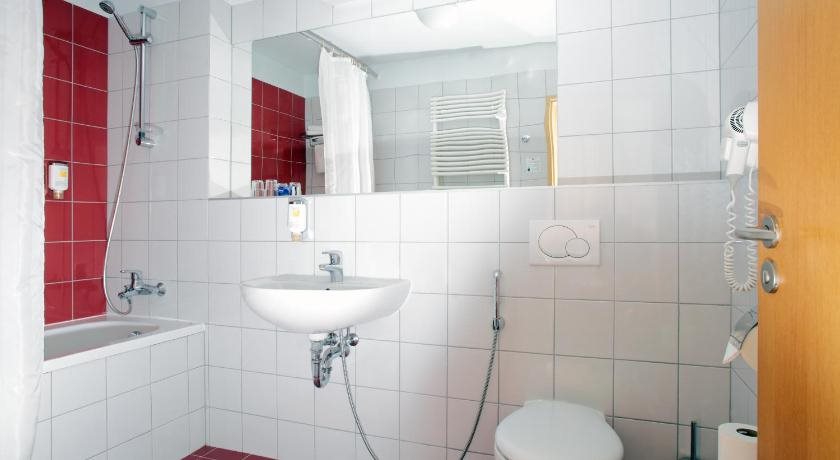 Hotel Chvalska Tvrz 16