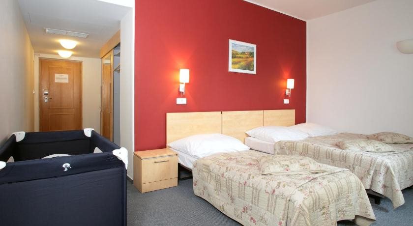 Hotel Chvalska Tvrz 17