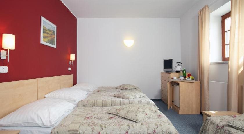 Hotel Chvalska Tvrz 19