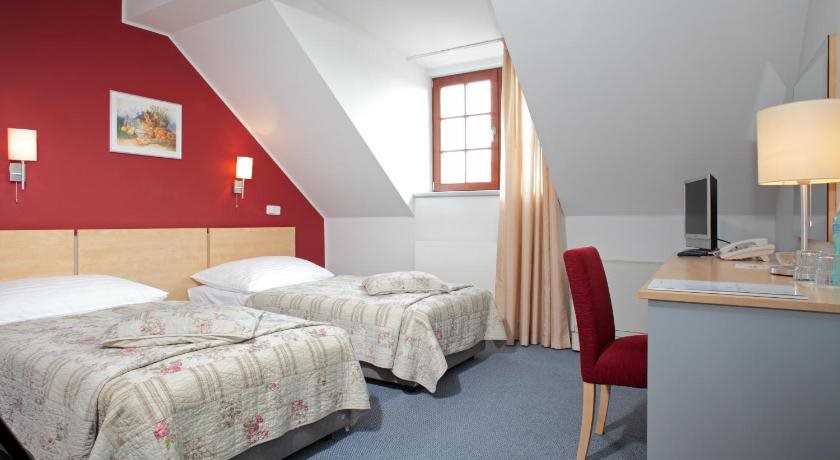 Hotel Chvalska Tvrz 21