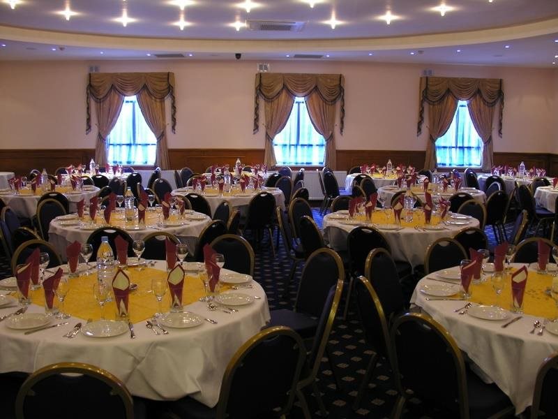 OYO Bostons Manor Hotel, Hanwell London 11