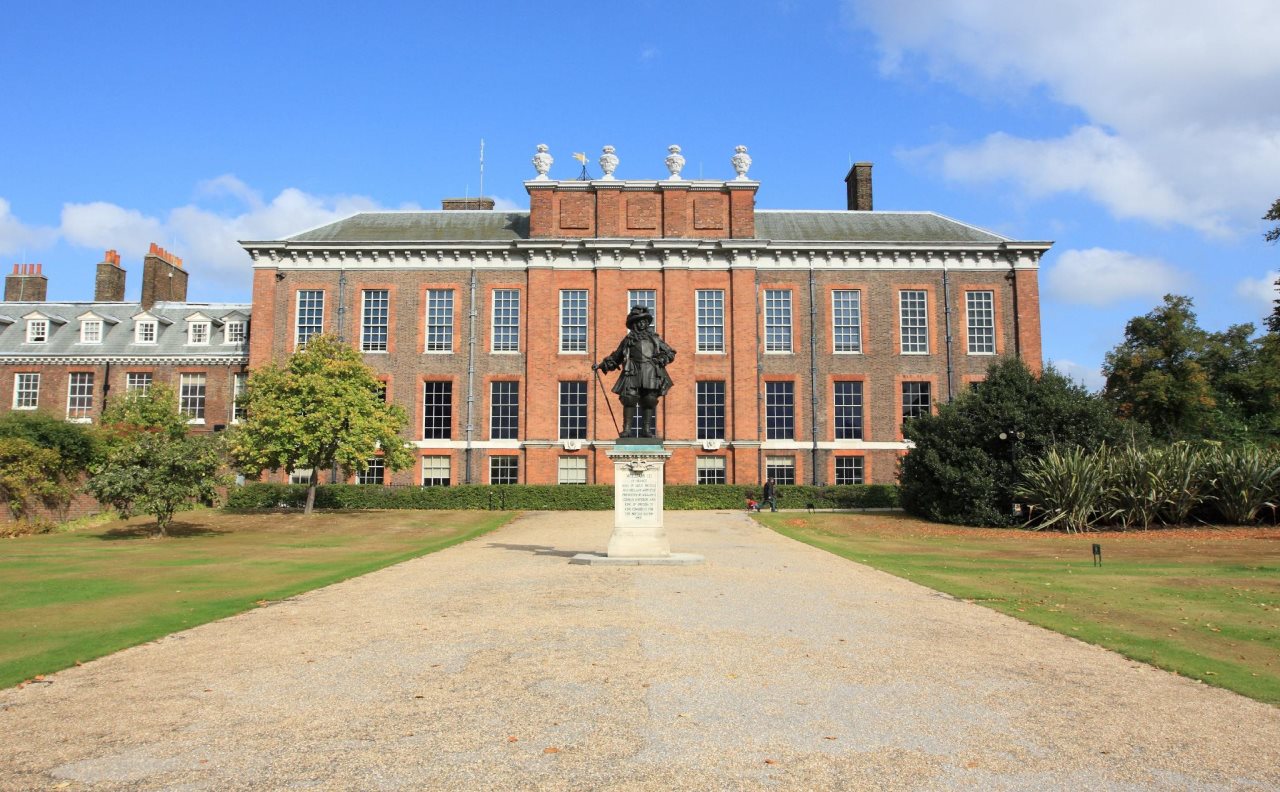OYO Bostons Manor Hotel, Hanwell London 13