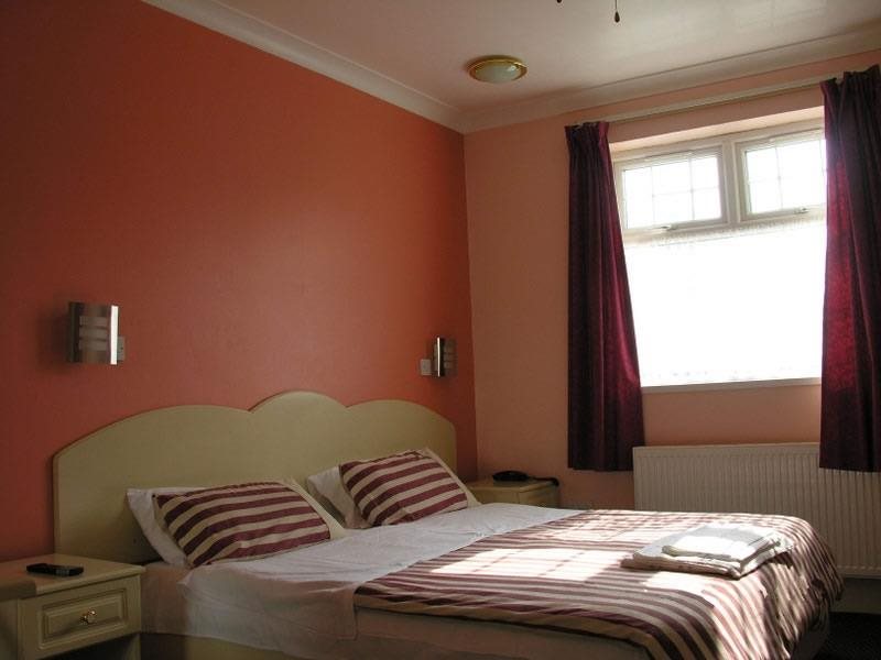OYO Bostons Manor Hotel, Hanwell London 17
