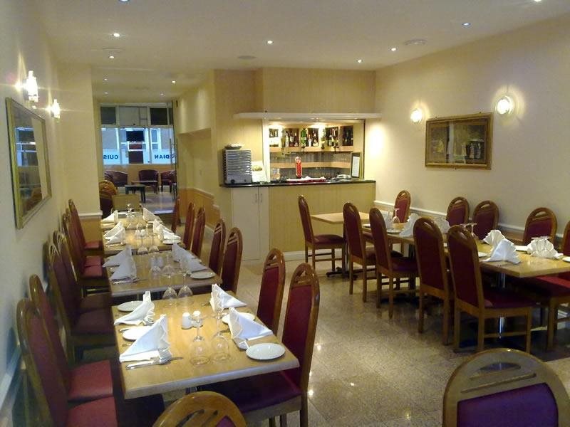 OYO Bostons Manor Hotel, Hanwell London 6
