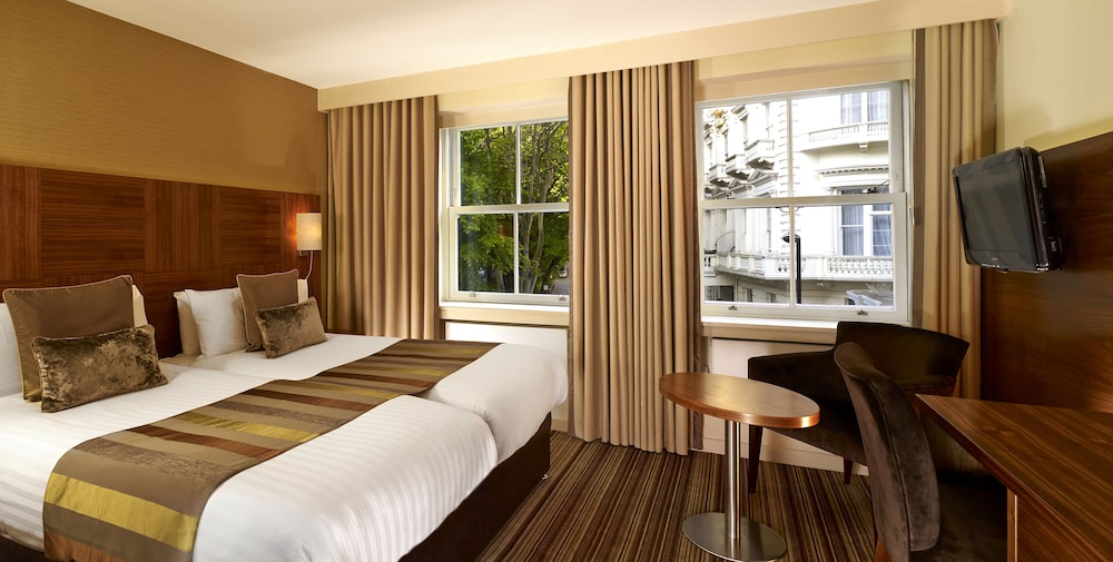 Blakemore Hyde Park 6