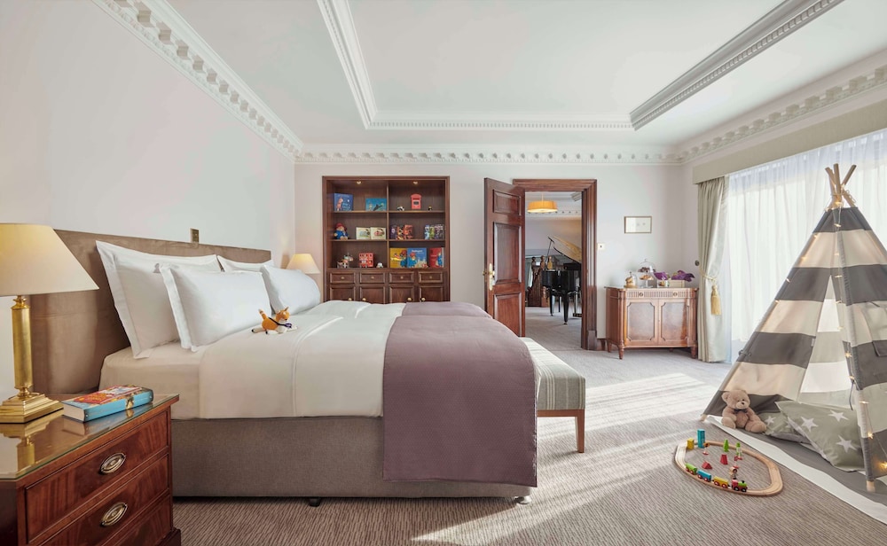 Hyatt Regency London - The Churchill 12