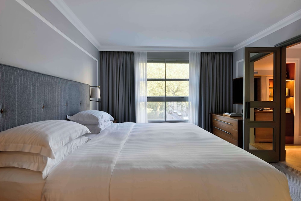 Hyatt Regency London - The Churchill 6