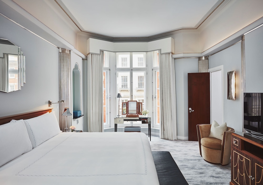 Claridge's 9