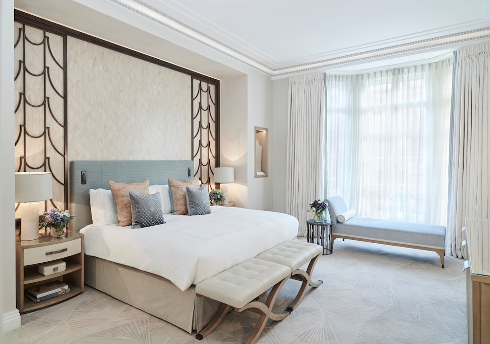 Claridge's 7